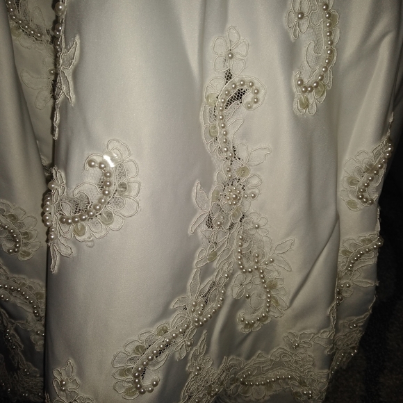 Exquisite Plus Size Bridal Gown With Train Size 5x - Picture 3 of 8